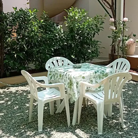 شقة فندقية La Vigna By The Sea 3*